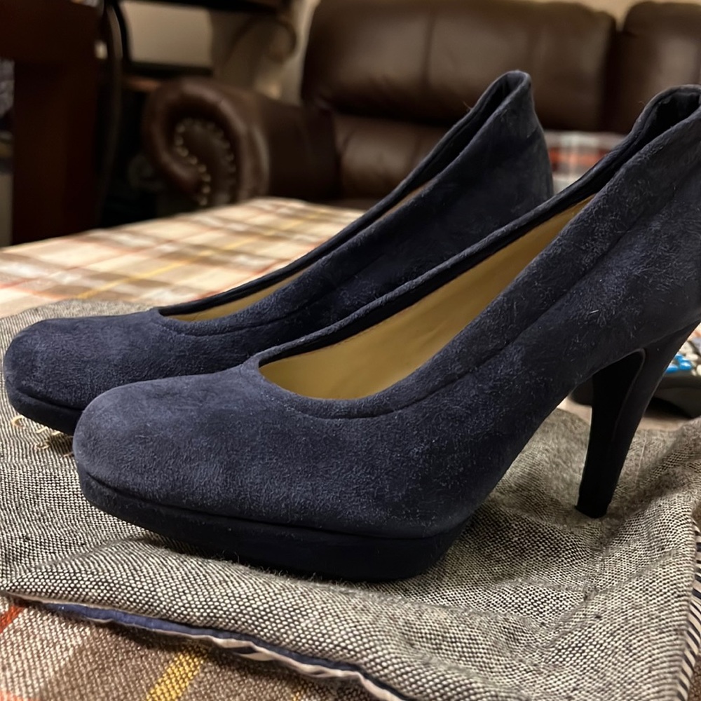 ADRIENNE VITTADINI. Size 7. not worn